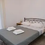 Eleftheria House * Mytakas