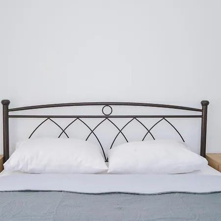 別荘 Eleftheria House