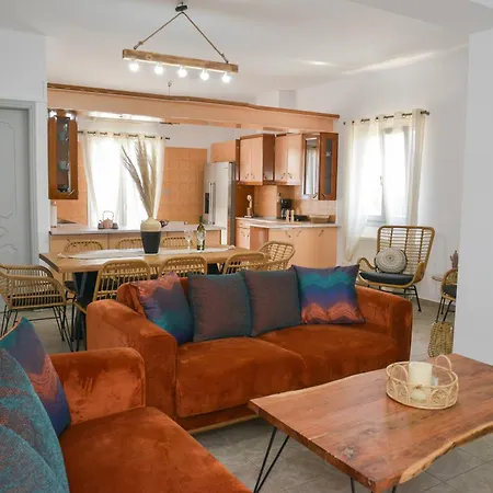 Holiday home Eleftheria House *