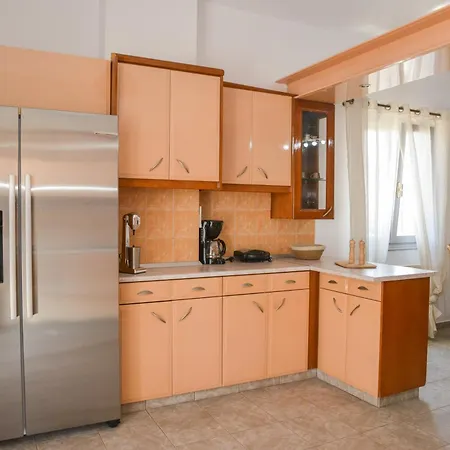 Eleftheria House * Mytakas