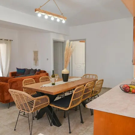 Holiday home Eleftheria House *