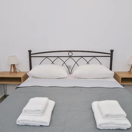 Eleftheria House Mytakas