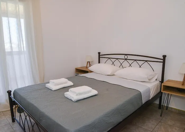 Eleftheria House * Mytakas