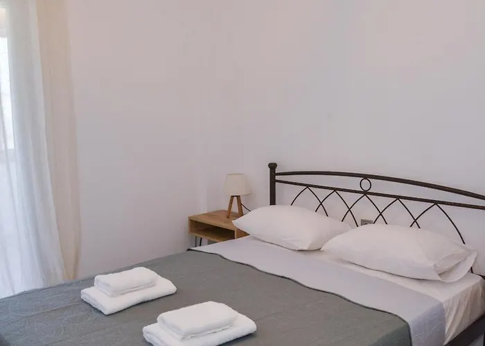 Eleftheria House Mytakas