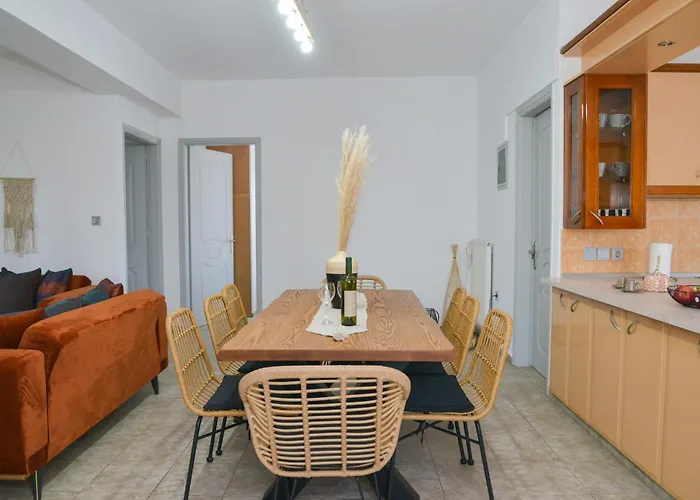 Eleftheria House Mytakas