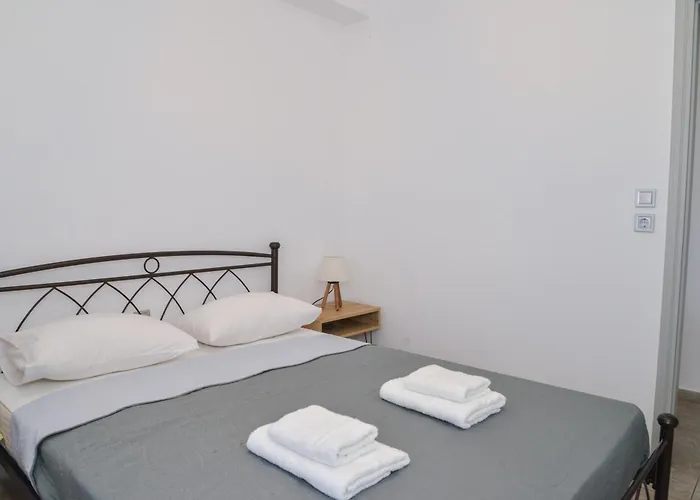 Eleftheria House * Mytakas