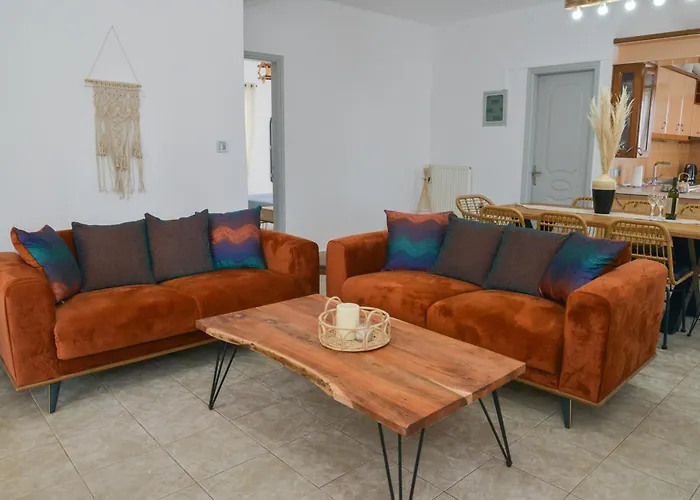 Eleftheria House Mytakas