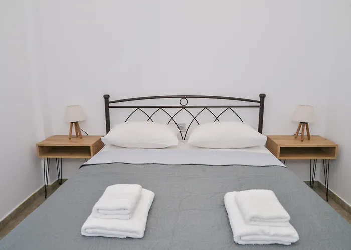 Eleftheria House Mytakas